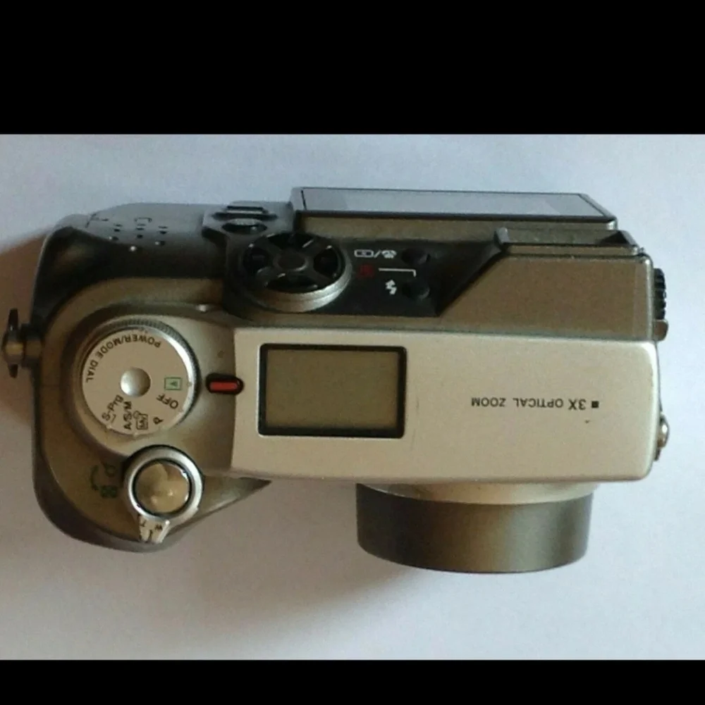 Olympus C-3020 Zoom 3.2MP Digital Camera - Metallic Silver USB Connect